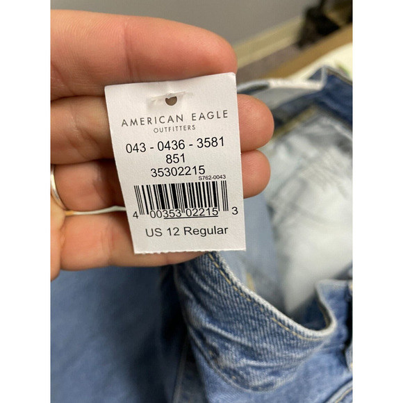 American Eagle Mom Jeans Blue Denim Classic Fit Cotton Womens 12/31 - Picture 8 of 9